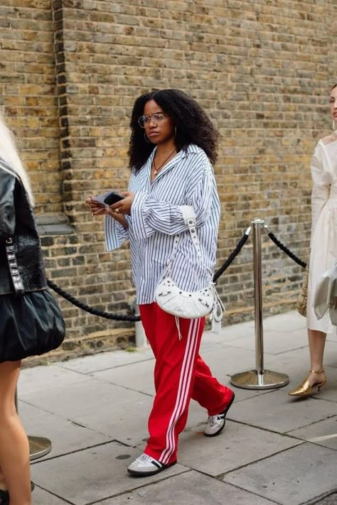 A Woman, Street Style, London, Pants, Fashion Trends, Red, Trousers