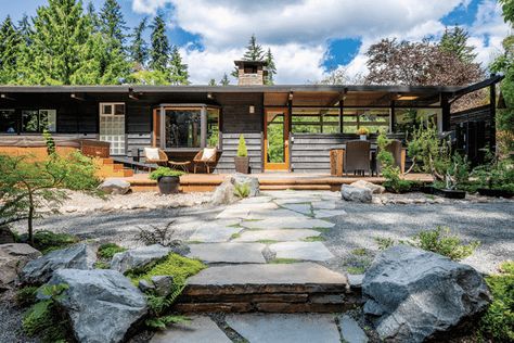 How This Seattle Couple Blends Zen and Mid Century into One. For More Information, Please Visit: AtomicRanch.com. #housetour #zenstyle #midcenturydesign Honeycomb Tile Backsplash, Pacific Northwest Style, Northwest Style, Atomic Ranch, Large Yard, Landscaping With Rocks, Modern Landscaping, Mid Century Modern House, Mid Century House