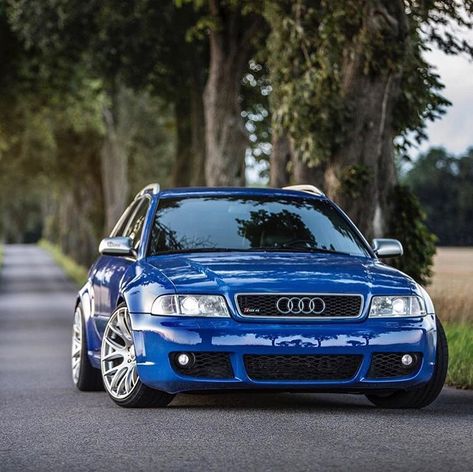 Posing in all it’s glory, this is just astonishing 😍 @auditography #audi #a4 #s4 #rs4 #b5 Audi S4 B5, Audi Rs4 Avant, Audi Avant, Rs4 Avant, Audi Wagon, Audi Rs6 Avant, Audi A, Mercedes Benz C63, Audi Allroad