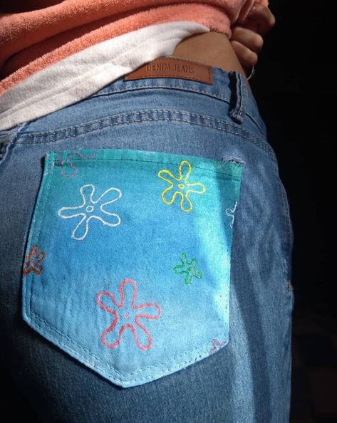 #spongebob #jeans Painting Pants Diy Easy, Denim Shorts Painting Ideas, Pocket Painting Jean Aesthetic, Jean Short Painting Ideas, Painting Shorts Ideas, Painted Jeans Designs, Painted Pockets Jeans, Painted Jean Pockets Ideas, Back Pocket Painting Jeans