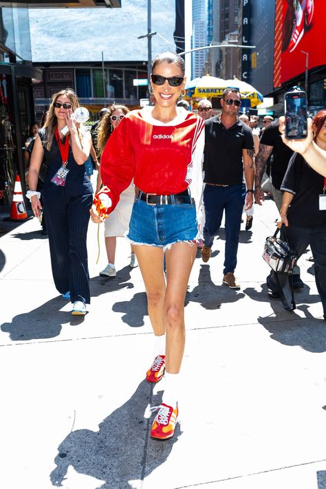 Your closet (and soles) will thank you later. Mrs Bella, Daisy Duke Shorts, Vogue Models, Fashion Newsletter, Shiny Jacket, Daisy Dukes, Sporty Chic, Bella Hadid, Cut Off Shorts