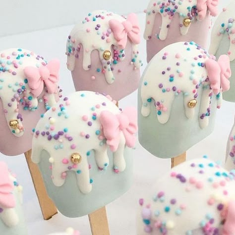 My Little Cakepop Molds 📍Home of the original 3D cake pop mold. on Instagram: "Pastel dreams🎀 These cake pops by @mayrascakepops are absolutely beautiful! The colors and design are so fun and perfect for any girly birthday party!!💜 ⠀⠀⠀⠀⠀⠀⠀⠀⠀ Products used: -My Little Cakepop Popsicle Mold -Colourmill Oil Blend in Lavender, Baby Pink & Tiffany ⠀⠀⠀⠀⠀⠀⠀⠀⠀ Tap image for items used. Shop www.MyLittleCakepopMolds.com. $5.95 flat rate shipping, free on ordes of $100.00 or more (domestic only). We ship fast usually same day or next. Worldwide shipping also available! . . . #MyLittleCakepop #MyLittleCakepopMolds #cakepops #cakepop #cakepopmolds #cakepopmold #sweettreats #cakesupplies #baking #bakingsupplies #smallbusiness #summercakepops #summercakepop #birthdaycakepops #sweettreats #pastelcakep Girly Cake Pops Birthday, Cake Pop Discs, Flat Cake Pops, Pastel Cake Pops, Popsicle Cake Pops, Dessert Business, Flat Cake, Fun Cake Pops, Cake Push Pops