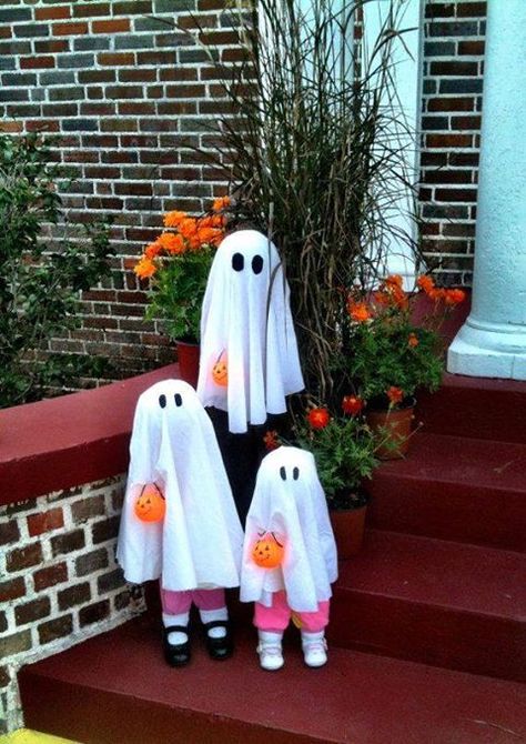 Entryway for Halloween Halloween Diy Outdoor, Etsy Halloween, Hallowen Ideas, Casa Halloween, Halloween Memes, Adornos Halloween, Halloween Activities For Kids, Halloween Decorating, Scary Halloween Decorations