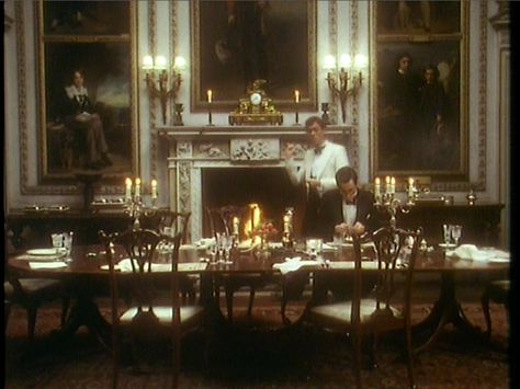 Dining Hall Dark Academia, Dark Academia Palace, Royal Aesthetic Dark Castle Bedroom, Palace Bedroom Royal Dark, Gothic Castle Dining Hall, Victorian Country House, Jeeves And Wooster, Old Money House, Dining Room Victorian