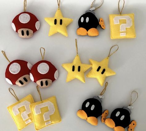 Kirby Felt Pattern, Mario Ornaments Diy, Flanel Craft Handmade, Pokemon Ornaments, Plushies Diy, Felt Templates, Felt Keychain, Felt Tree, Xmas Tree Ornament