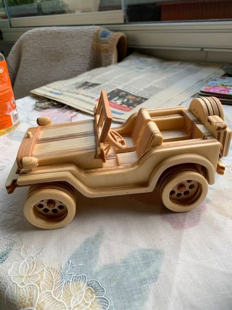 Wooden Toys Diy, Wooden Toys Design, Wooden Toy Trucks, Wooden Toy Cars, Simple Wood Carving, Wood Toys Plans, Wooden Truck, Wooden Toys Plans, Woodworking Toys