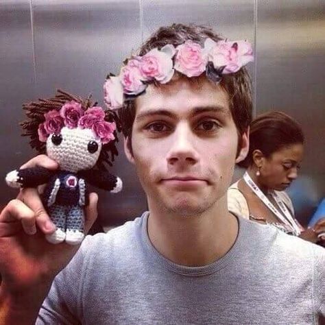 flower edit of Dylan Dylan O'brien 2014, Dylan O Brien Cute, Dylan Obrian, Daniel Sharman, Teen Wolf Dylan, Teen Wolf Cast, Tyler Posey, Tyler Hoechlin, O Brian