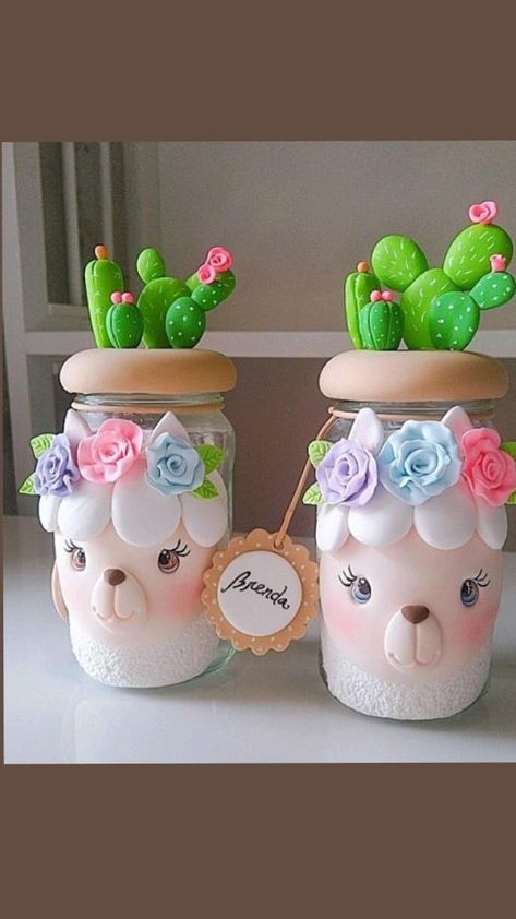 Ceramica En Frio Ideas, Clay Jar, Diy Jar Crafts, Easter Basket Diy, Cute Polymer Clay, Polymer Clay Dolls, Cute Clay, Diy Resin Crafts, Miniature Crafts