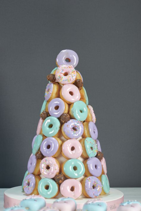 Mini Donut Birthday Cake Tower, Diy Donut Tree, Mini Donut Cake Tower, Donut Tower Birthday, Donut Tower Cake, Donat Tower, Donut Tree, Donut Birthday Cake, Donut Tower