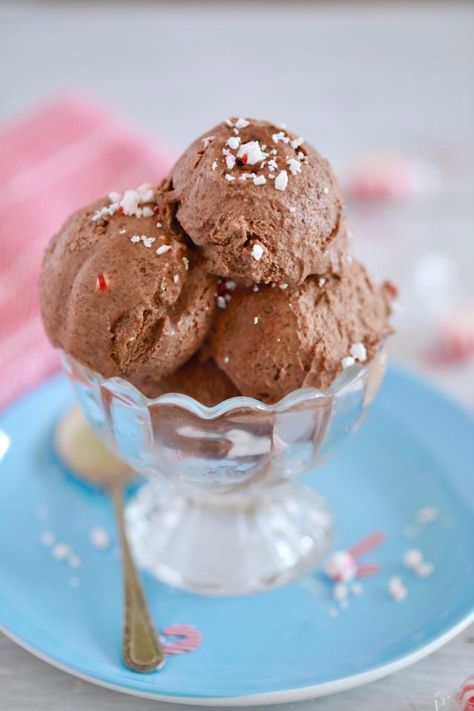 Holidays Ice Cream - No Machine Festive Ice Cream made with just cream and condensed milk!! Brownie Christmas Desserts, Mocha Ice Cream Recipe, Mocha Ice Cream, Healthy Chocolate Ice Cream, Christmas Dinner Desserts, Holiday Ice Cream, Peppermint Ice Cream, Easy Ice Cream Recipe, Bigger Bolder Baking