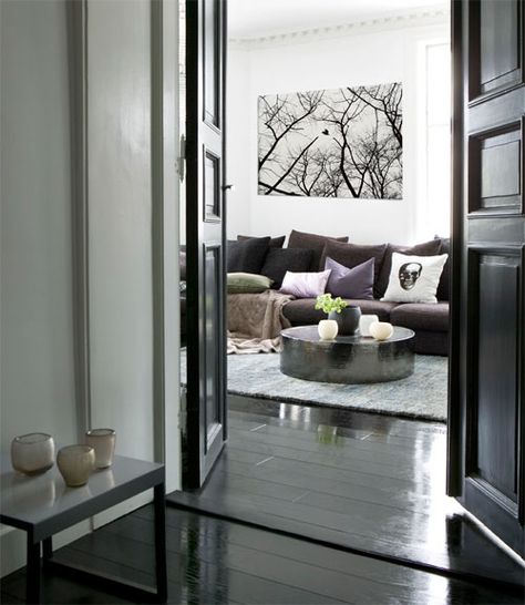 black doors Dark Floors, Grey Decor, Black Floor, Black Doors, Internal Doors, Living Room Inspiration, Home Fashion, Inspired Homes, White Walls