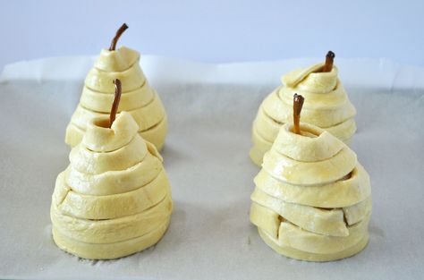 Pear Dessert, Poached Pears, Slotted Spoon, Pear Recipes, British Baking, Frozen Puff Pastry, Dinner Guests, Smell Amazing, Honey Lemon