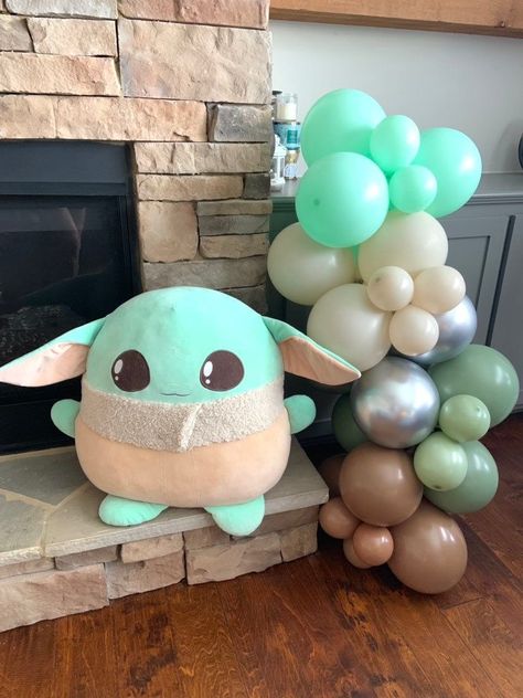 Baby Yoda Party Decorations, Yoda Happy Birthday, Birthday Party Green, Shark Themed Birthday, Backdrop Garland, Child Birthday Party, Diy Ballon, Yoda Party, Garland Centerpiece