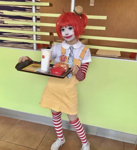 Mcdonald's Aesthetic, Mc Donald's, Mc Donald, Cute Clown, A Clown, Clown Costume, Fantasias Halloween, Cosplay Characters, Poses References