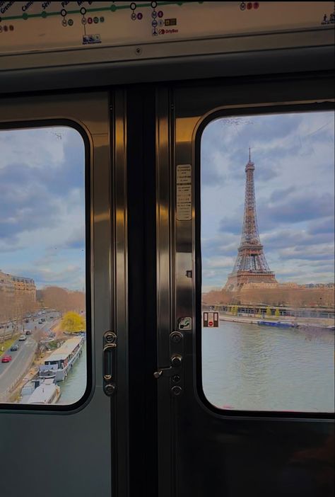 Paris tour eiffel aesthetic metro line 6 paris @enz44 Metro Line 6 Paris, Metro In Paris, Paris Metro Aesthetic, Tour Eiffel Aesthetic, Metro Aesthetics, Paris Life, Metro Paris, Paris Tour, Paris Tour Eiffel