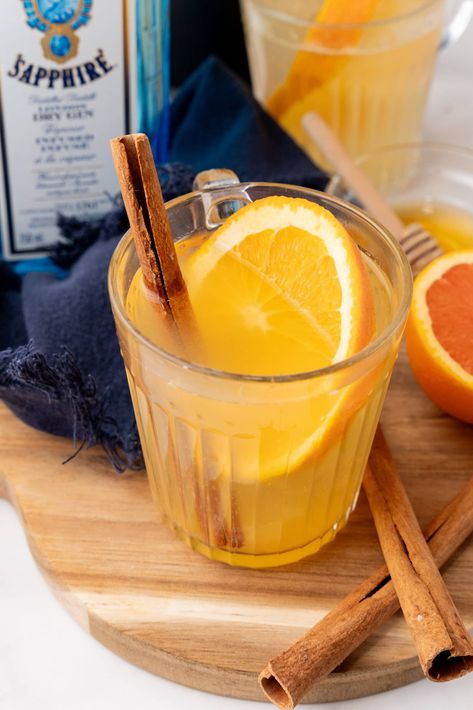 Gin Hot Toddy – The Travel Bite Hot Toddies Recipe, Winter Cocktail, Hot Cocktails, Freshly Squeezed Orange Juice, Winter Cocktails, Hot Toddy, Dry Gin, Gin Cocktails, Orange Slices