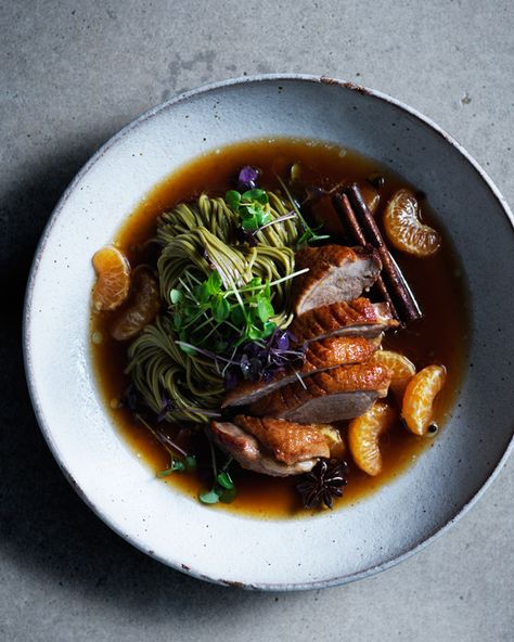 For a taste of modern comfort food try this flavoursome Mandarin & Soy-Braised Duck Breasts with Green Tea Noodles Recipe. The delectable pairing of tender duck breast and zesty mandarins makes for the perfect meal. Fine Dining Duck Recipes, Fine Dining Asian Food, Duck Dishes Fine Dining, Peking Duck Recipe, Plated Meals, Duck Breast Recipe, Braised Duck, Brown Rice Recipe, Duck Soup