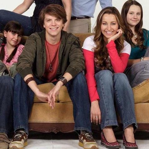 It's been years since Life With Derek, a Canadian sitcom that aired in syndication on Disney Channel, wrapped up, but here we are, debating whether there was incest at the heart of it. Yep,... Derek And Casey, Tv Siblings, Life With Derek, Weekend Aesthetic, Coast Aesthetic, Zoey 101, Step Siblings, L Anime, Big Mood