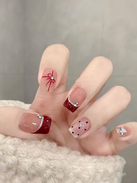 Nails Tay, Nail Noel, Matte Pink Nails, Red Nails Glitter, Plaid Nails, Pretty Nail Art Designs, Classic Nails, Pretty Gel Nails, Acrylic Nails Coffin Short