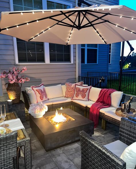 This is living outdoors #outdoorliving Comment PATIO for links to my patio furniture. I’m sharing them all! 💕💕 Ready to bring the indoor vibes, outside? Cute Patio Ideas, Patio Set Up Ideas, Patio Dining Ideas, Patio Deck Decorating Ideas, Backyard Patio Designs Layout, Backyard Patio Designs Budget, Townhouse Patio, Backyard Corner, Deck Decor Ideas