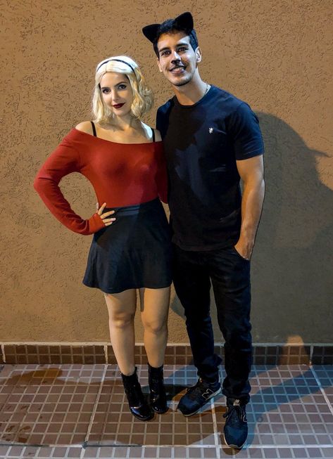 Sabrina Costume Halloween, Sabrina Halloween Costume, Sabrina Spellman Halloween Costume, Salem Halloween Costume, Sabrina Spellman Costume, Sabrina Costume, Salem Halloween, Cosplay Couple, Halloween Costumes To Make