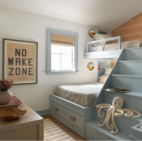 Kids Rooms Inspo, Bunk Beds Built In, Built In Bunks, Bunk Rooms, Kid Rooms, Coastal Bedroom, Bunk Room, Style Deco, Big Boy Room