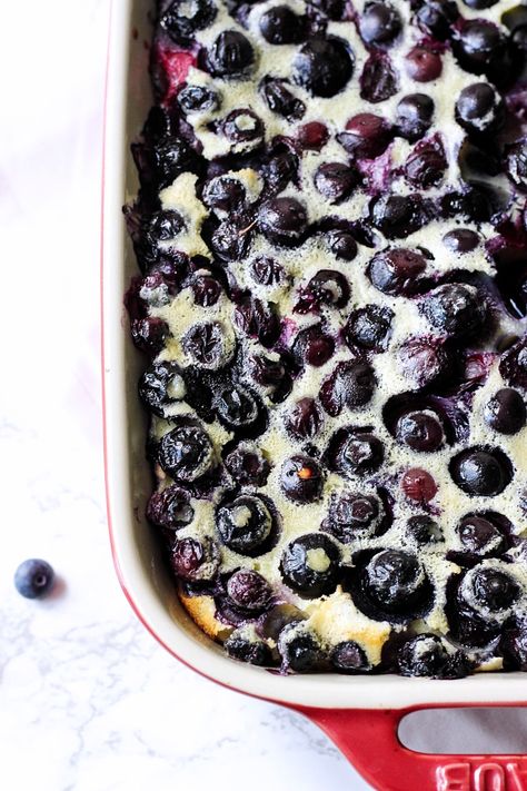 Blueberry Clafoutis is a fast French fruit dessert, that's easy on the eyes and loaded with fresh blueberries. It's absolutely delicious! Blueberry Clafoutis, Easy Blueberry Desserts, Easy French Recipes, Clafoutis Recipes, Rustic Dessert, Julia Child Recipes, Fast Desserts, Blueberry Desserts, Dessert Aux Fruits