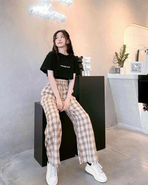 Mode Ulzzang, Outfit Korean Style, Korean Casual Outfits, Korean Fashion Dress, Foto Poses, Elegante Casual, Korean Girl Fashion, Korean Fashion Trends, Ulzzang Fashion