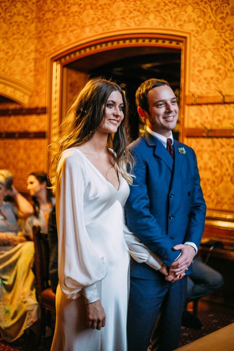 70s inspired Wedding Manchester Town Hall 70s Wedding, Silk Wedding Gown, Western Wedding Dresses, Sleeved Wedding, Silk Wedding Dress, Cocktail Dress Wedding, Trendy Wedding Dresses, Wedding Dresses Satin, Dress Silk