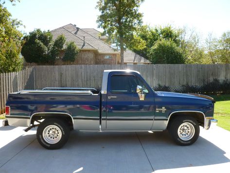 1982 Chevy C10 Silverado-Blue & Silver Beautiful Two Tone - Classic Chevrolet C-10 1982 for sale 1982 Chevy Silverado, 1982 Chevy C10, Sport Truck, Classic Chevrolet, Chevrolet C10, Truck Ideas, Chevy C10, Bucket Seats, Gas Tanks