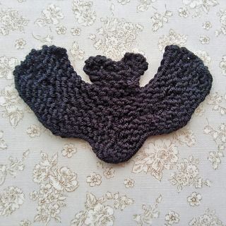 Popular Modern Baby Knitting Patterns | Marianna's Lazy Daisy Designs | Page 3 of 30 Knitting Autumn, Bats Pattern, Autumn Knitting, Charity Knitting, Cute Halloween Decorations, Knitting For Charity, Fingerless Mittens, Dk Yarn, Garter Stitch