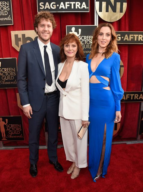 Susan Sarandon Had a Couple Gorgeous Family Members by Her Side at the SAG Awards Susan Sarandon's Daughter, Eva Amurri, Susan Sarandon, Celebrity Families, Guild Wars, Sag Awards, Family Affair, Family Members, High Res