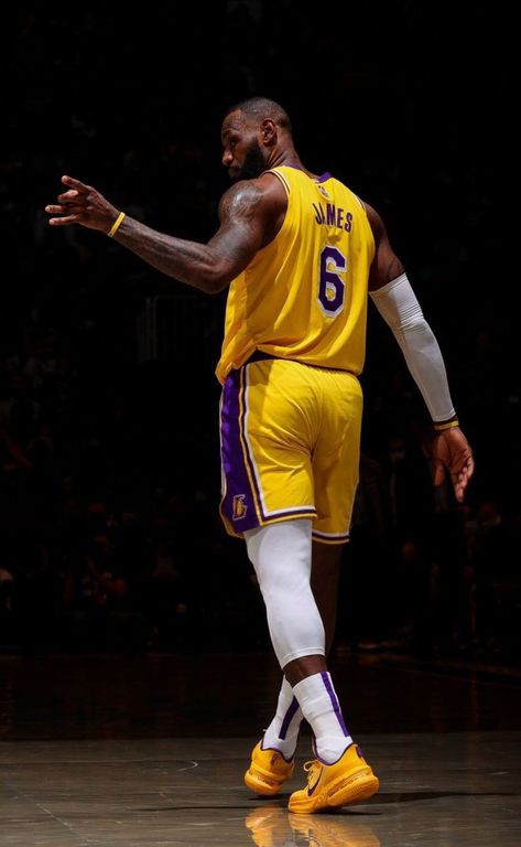 Lebron James Body, Hair Jordan, Lebron James Art, Lebron James Wallpapers, King Lebron James, King Lebron, Basketball Wallpaper, Sport Icon, Not Ready