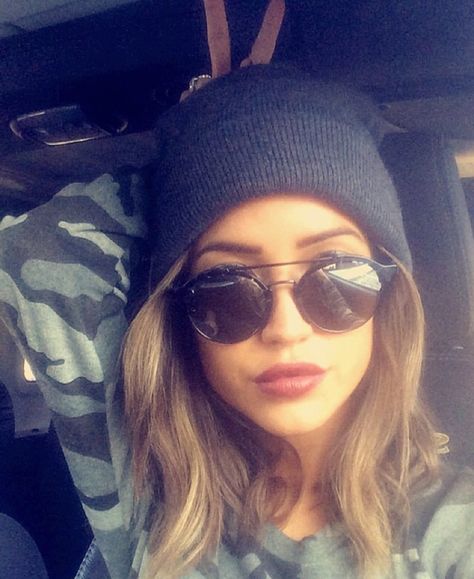 Kaitlyn Bristowe, Hairstyles Winter, Always Sunny, Fade Styles, Trendy Hat, It's Always Sunny, Stylish Glasses, Beauty Clothes, Outfits With Hats