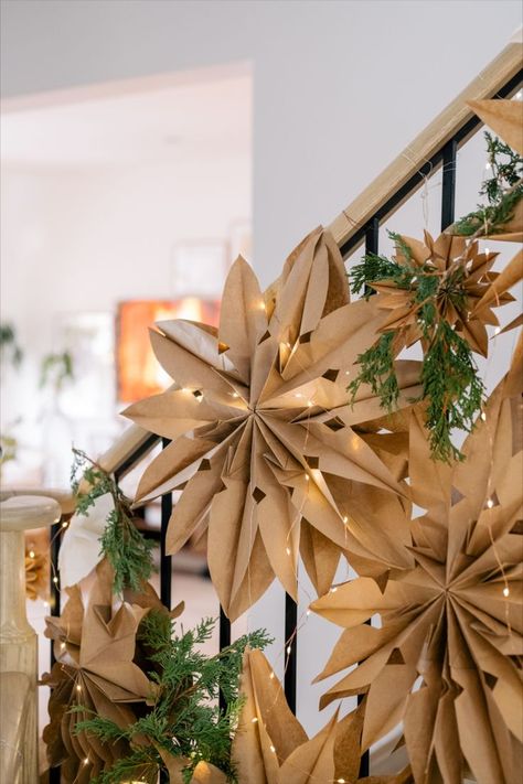 Create these beautiful paperbag snowflakes for the holidays! I love decorating them around my staircase, they're super easy and fun to do. 


Design: theKwendyHome
Photography: Janet Kwan Paper Bag Snowflakes, Bag Snowflakes, Easy Holiday Decorations, Christmas Banister, Diy Paper Bag, Diy Star, Paper Christmas Decorations, Christmas Shoot, Christmas Tours