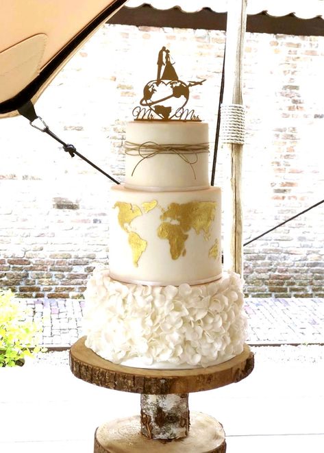 Vintage Travel Wedding Cake, Travel Inspired Wedding Cake, Aviation Wedding Cake, Sofia Core, Aviation Wedding Theme, Travel Wedding Cake, Rocker Wedding, Vintage Travel Wedding, Aviation Wedding