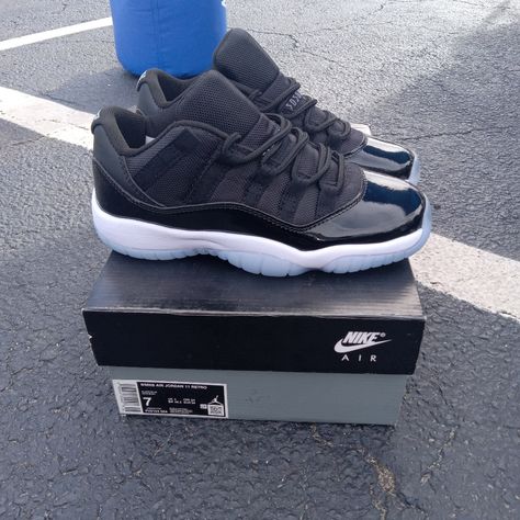 Air Jordan 11 Retro Low, Space Jam Black/Varsity Royal/White (Fv5104 - 004) New In Box Space Jam 11s Outfit Women, 11s Jordans Outfit, Jordan Shoes Collection, Black Jordan 11, 11 Jordans, Jordans 11, Jordan 11 Space Jam, Tenis Jordan, Jordan Bred