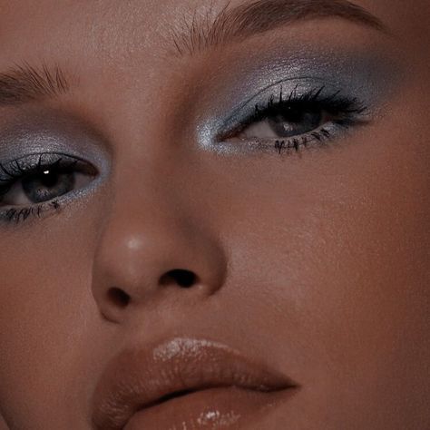 Prom Makeup Blue Eyes, Blue Glitter Eye Makeup, Silver Eyeshadow Looks, Winter Eye Makeup, Makeup Blue Eyes, Makeup With Eyeshadow, Blue Eyeshadow Makeup, Prom Makeup For Brown Eyes, Fantasy Ball