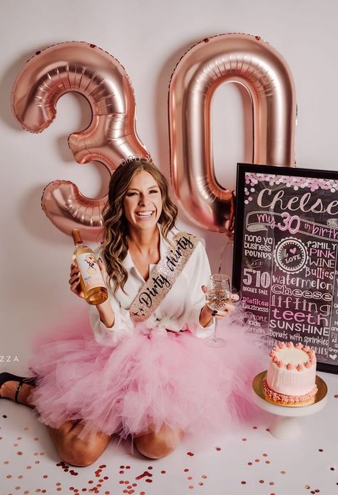 27 Birthday Ideas, Adult Cake Smash, 30th Birthday Themes, Ad Photography, 40 & Fabulous, 30th Birthday Decorations, Cute Birthday Pictures, Adult Birthday Cakes, Birthday Babe