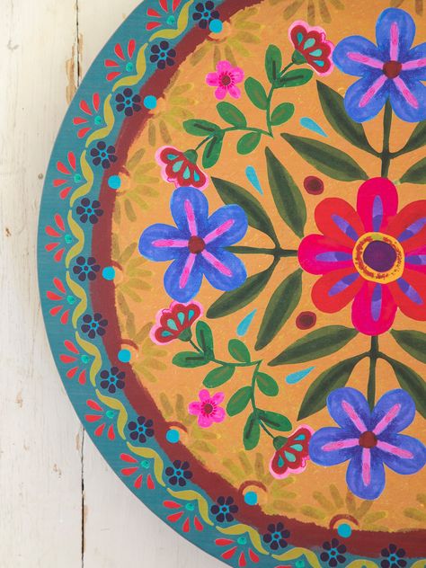 Hand Painted Kitchen Table, Lazy Susan Crafts, Mexican Painted Furniture Folk Art, Table Painting Ideas Colorful, Wooden Painting Ideas, Decorated Lazy Susan, Table Painting Ideas, Painted Lazy Susan, Colorful Kitchen Art