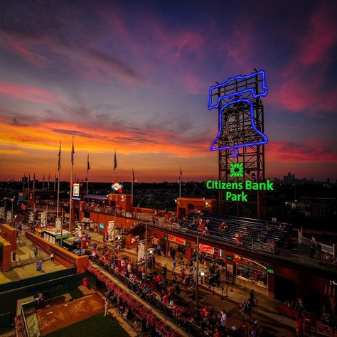 #NoFilter Citizens Bank Park, Mlb Stadiums, Philadelphia Phillies Baseball, American Flag Wallpaper, Philadelphia Sports, Phillies Baseball, Sports Stadium, Sunset Pictures, Philadelphia Phillies