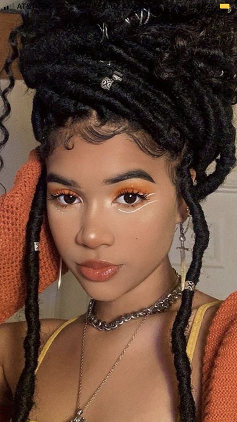 Doja Cat Eye Makeup, Light Skin Makeup Looks, Hippie Makeup Looks, Cool Makeup Looks Creative, Doja Cat Makeup, Black Skin Makeup, Makeup Hippie, Bohemian Makeup, African Makeup