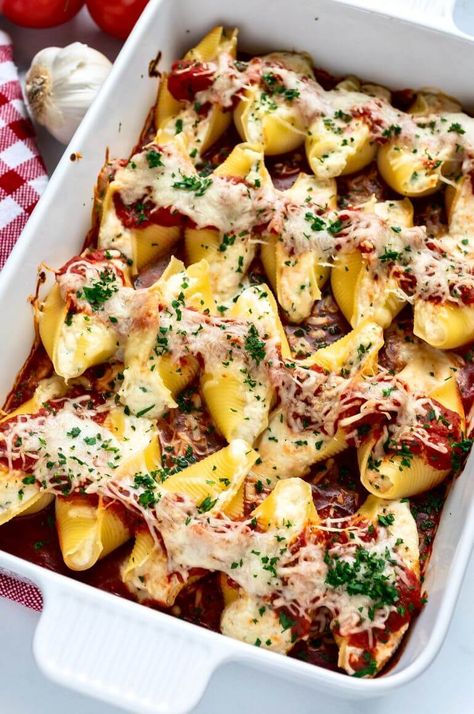 Traditional Italian Kitchen, Slow Cooker Black Beans, Stuffed Shells Ricotta, Shells Recipe, Cuban Cuisine, Cooked Pasta, Pasta Shells, Stuffed Shells Recipe, Homemade Italian