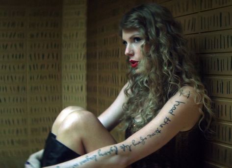 1989 World Tour, Reputation Tour, Taylor Swift Music Videos, Taylor Swift Tattoo, Taylor Swif, Lyrics To Live By, Taylor Guitar, Taylor Swift Speak Now, Taylor Lyrics