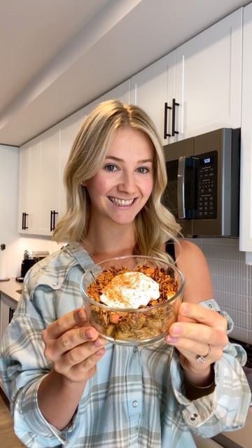 Claire Nolan, Healthy Apple Crisp, Healthy Chili, 2b Mindset, Healthy Sweet Snacks, Healthy Apple, Healthy Fall, Single Serving, Cooking For One