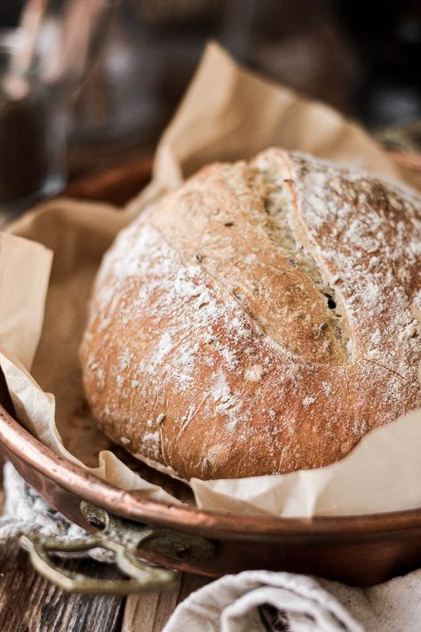 The easiest no knead bread recipe, tested at high altitude. This bread has a crusty exterior and chewy interior, and can be customized with a variety of herbs and spices. High Altitude Bread Recipe, Bread Rustic, Cast Iron Bread, Crusty Bread Recipe, Rye Bread Recipes, Fluffy Bread, High Altitude Baking, Dutch Oven Bread, Knead Bread Recipe