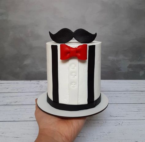 #mexico #mexicocake #mexicotequiero #mexicomagico #gentleman #cake Mexico Cake, Gentleman Cake, Fathers Day Cake, Cake Inspiration, Custard, Sweet Recipes, Gentleman, Pastry, Dessert Recipes