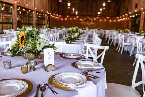 We love how this stylist paired gold chargers with silver-rimmed Smarty plates and silver Smarty flatware! Yes, you can certainly mix silver and gold as you can see by this gorgeous wedding here! Perfectly styled, elegant and yet it's all disposable! Wow, right? Seriously easy cleanup and don't worry about anyone dropping and breaking champagne flutes either because we've got those, too! We do pretty plastics, just sayin'. Gold Chargers Wedding, Disposable Wedding Plates, Gold Chargers, Samantha Wedding, Silver Table, Wedding Plates, Fancy Party, Disposable Tableware, Gold Party