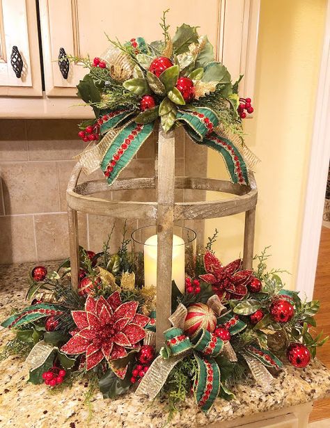 Kristen's Creations: Custom Christmas Lantern Centerpiece Christmas Lantern Centerpieces, Diy Christmas Lantern, Christmas Lantern Ideas, Lantern Christmas Decor, Xmas Centerpieces, Lantern Centerpiece, Lantern Christmas, Christmas Lantern, Lantern Centerpieces