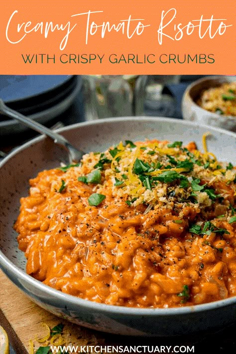 Risotto Recipes Easy, Risotto Dishes, Tomato Risotto, Store Cupboard, Crispy Garlic, Risotto Recipes, Recipes For Food, Red Food, Rice Dishes